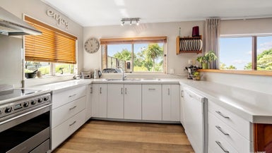 24 Pluto Place, Beach Haven, Auckland