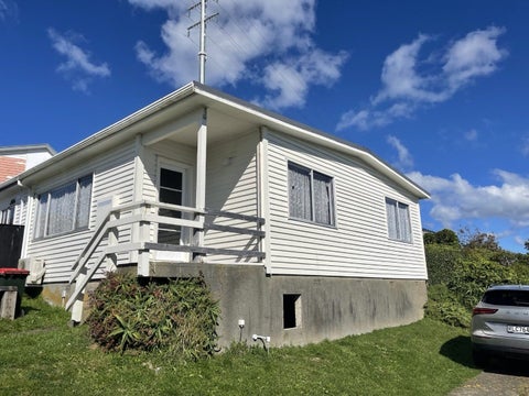 7A Chetwode Grove, Newlands, Wellington