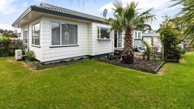 3 Wyatt Place, Glendene, Auckland