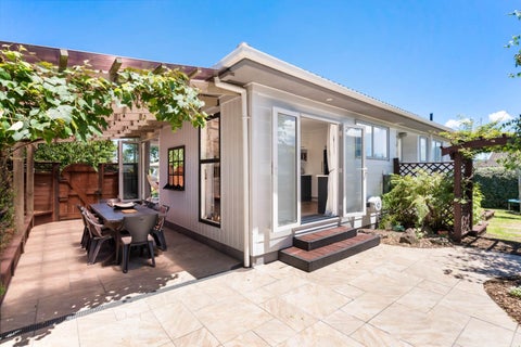2/57 Solar Road, Glen Eden, Auckland