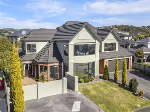 30 Lanyon Place, Whitby, Porirua