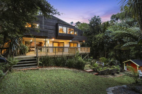 132 Woodlands Park Road, Titirangi, Auckland