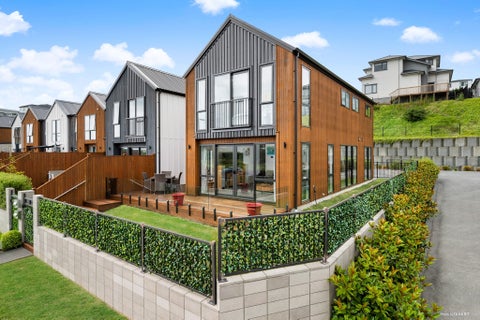 52 Arran Point Parade, Orewa, Orewa
