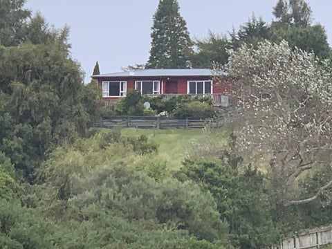 42 Pounawea Road, Owaka
