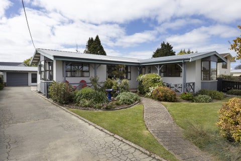 8 Airedale Road, Weston, Oamaru