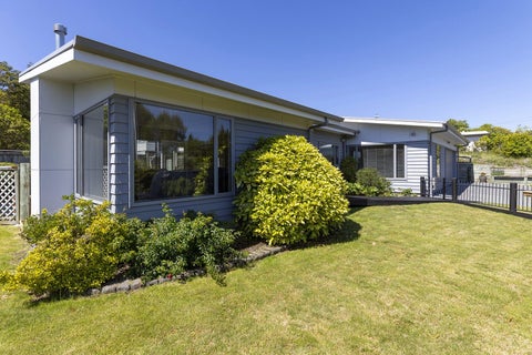2/30 Ingle Avenue, Waipahihi, Taupō