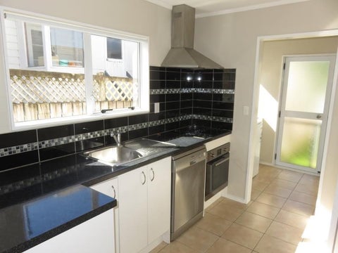 15B Raine Street, Karori, Wellington