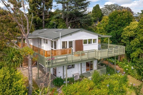 7 Tranquil Glade, Hillcrest, Auckland