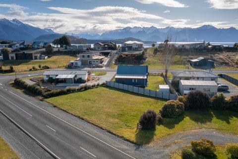 35 Hillside-Manapouri Road, MANAPOURI, Manapouri