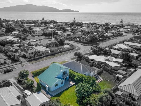 13 Reeves Street, Waikanae Beach, Waikanae