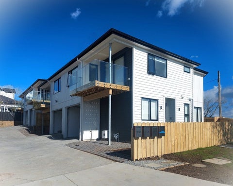1/2 Maxwelton Drive, Mairangi Bay, Auckland