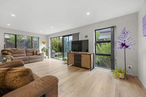 1/1 Tiaka Place, Pakuranga, Auckland