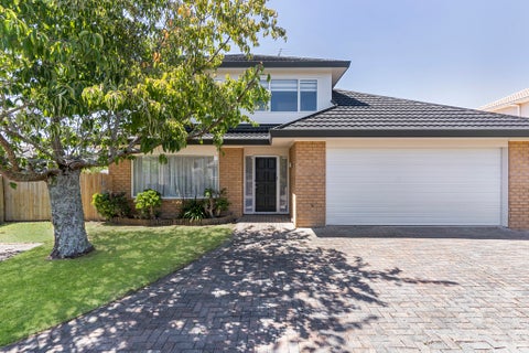 1/24 Headcorn Place, Botany Downs, Auckland