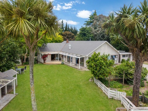 1555 State Highway 2, Tauwharenīkau, Tauherenikau