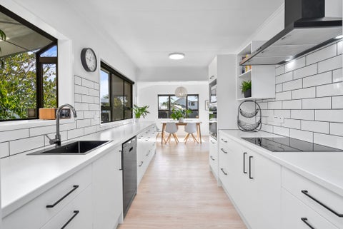 3 Gannet Place, One Tree Point