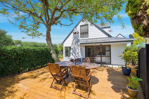 2/195 Abbotts Way, Remuera, Auckland