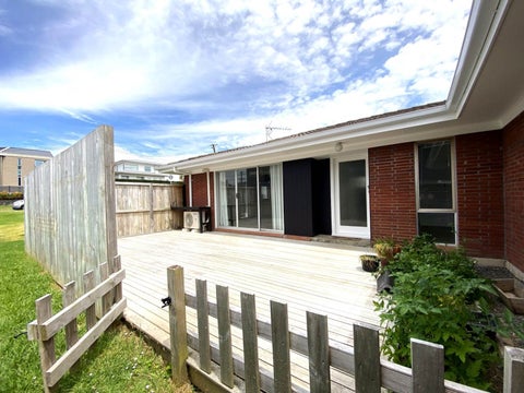 2/17 Omana Road, Milford, Auckland