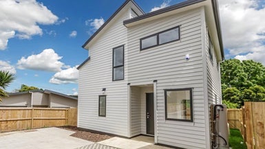 7/58 Sylvan Crescent, Te Atatu South, Auckland