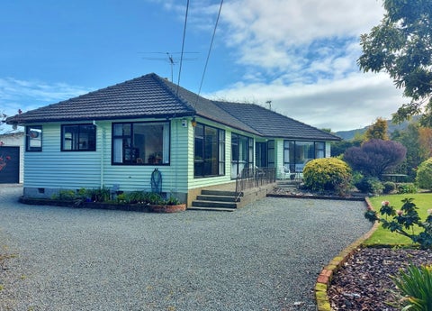 21 Tararua Street, Trentham, Upper Hutt