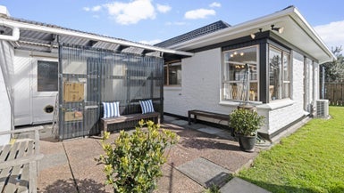 2/1 Glengowan Place, Conifer Grove, Takanini