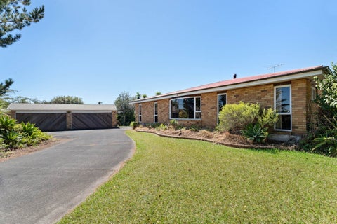102 Arran Road, Browns Bay, Auckland
