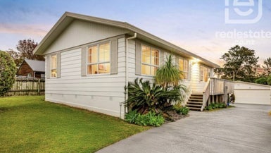 30 Taioma Crescent, Te Atatu Peninsula, Auckland