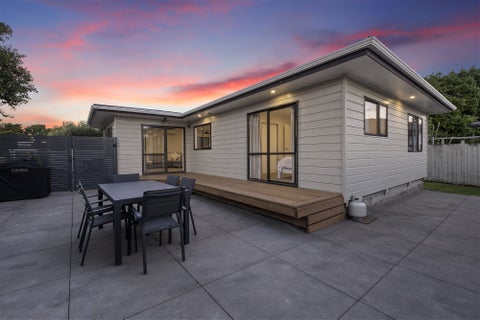 2/22 Tiraumea Drive, Pakuranga, Auckland