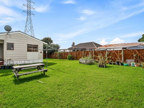 2/13 Paton Avenue, Te Atatu South, Auckland