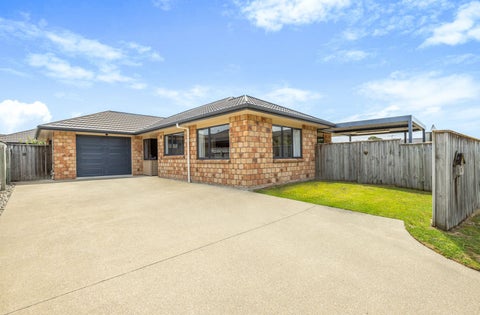 18 Guildford Drive, Paraparaumu
