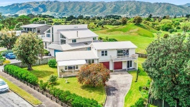 2 Atua Street, Waikanae Beach, Waikanae