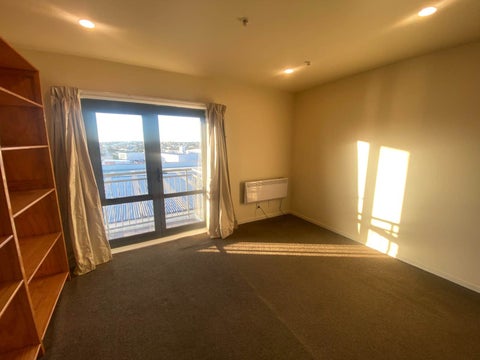 5P/10 Crown Lynn Place, New Lynn, Auckland