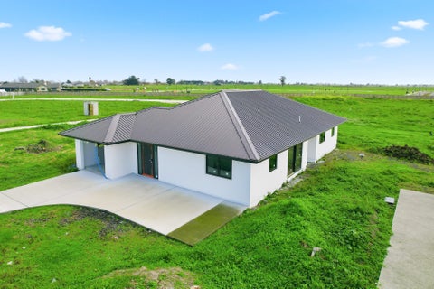 2 Tennent Lane, NGATEA
