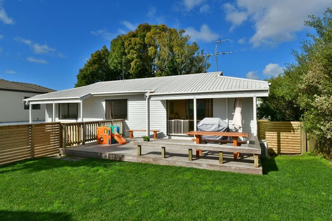 2/6 Holland Road, Hillcrest, Auckland