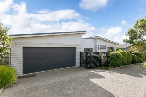 29 Lacebark Lane, Woodridge, Wellington
