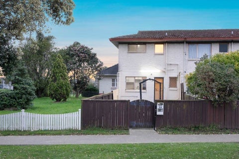 1/62 Great South Road, Papatoetoe, Auckland