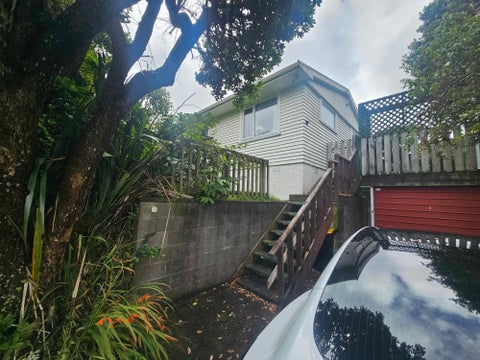 1 Kinapori Terrace, Newlands, Wellington