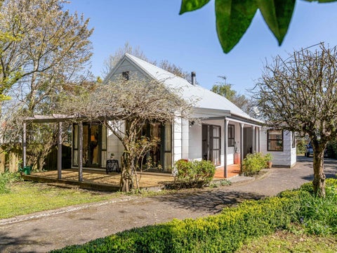 36 Kuratawhiti Street, Greytown