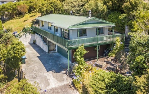 22 Shackle Lane, Whitby, Porirua