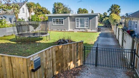 67 Queenwood Road, Levin, Levin