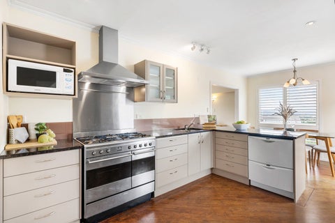 8 Alleyne Court, Brown Owl, Upper Hutt