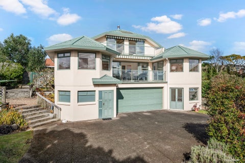 23 Winscombe Street, Belmont, Auckland