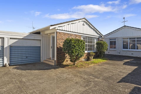 2/150 St George Street, Papatoetoe, Auckland