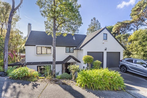 8 Furneaux Grove, Whitby, Porirua