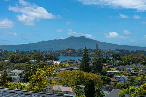 39B Forrest Hill Road, Milford, Auckland