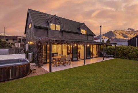 14 Oregon Drive, Kelvin Heights, Queenstown