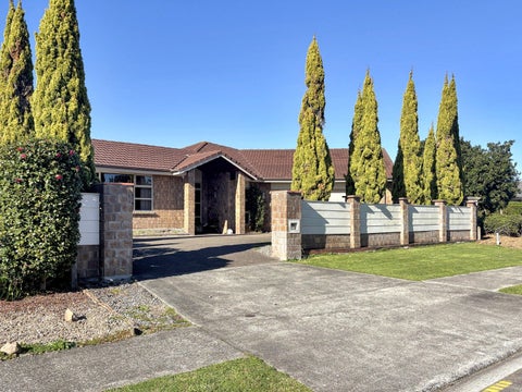 2 Somerton Drive, Huntington, Hamilton