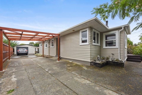 7 Martin Avenue, Wakefield