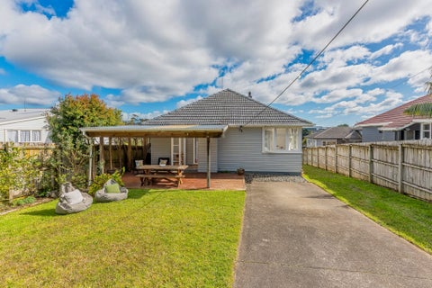 10 Marie Crescent, Te Atatu South, Auckland
