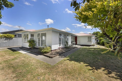 19 Rhodes Drive, Kelvin Grove, Palmerston North