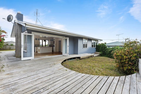 44 Pine Avenue, Henderson, Auckland
